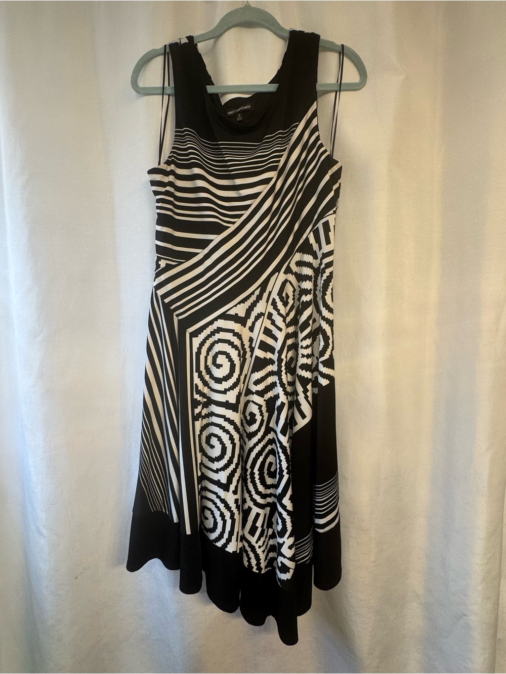 Sleeveless Black & White Patterned A-Line Dress